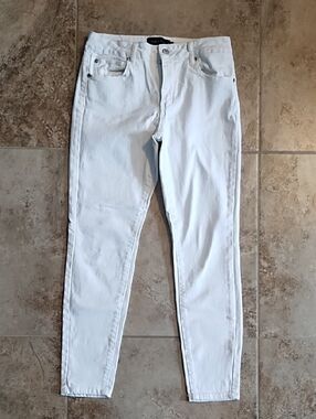 Tahari White Women's Kelly Classic Skinny Jeans - Stretch Denim Size 8/29